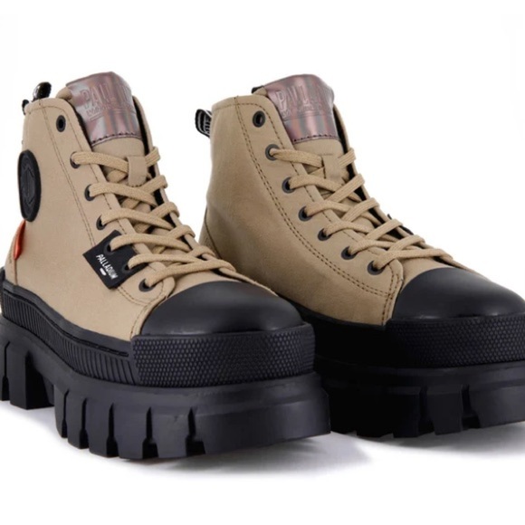 NWT Palladium Revolt‎ Tan Top/Black Bottom Women's Size 8🔥🔥 - Picture 5 of 5